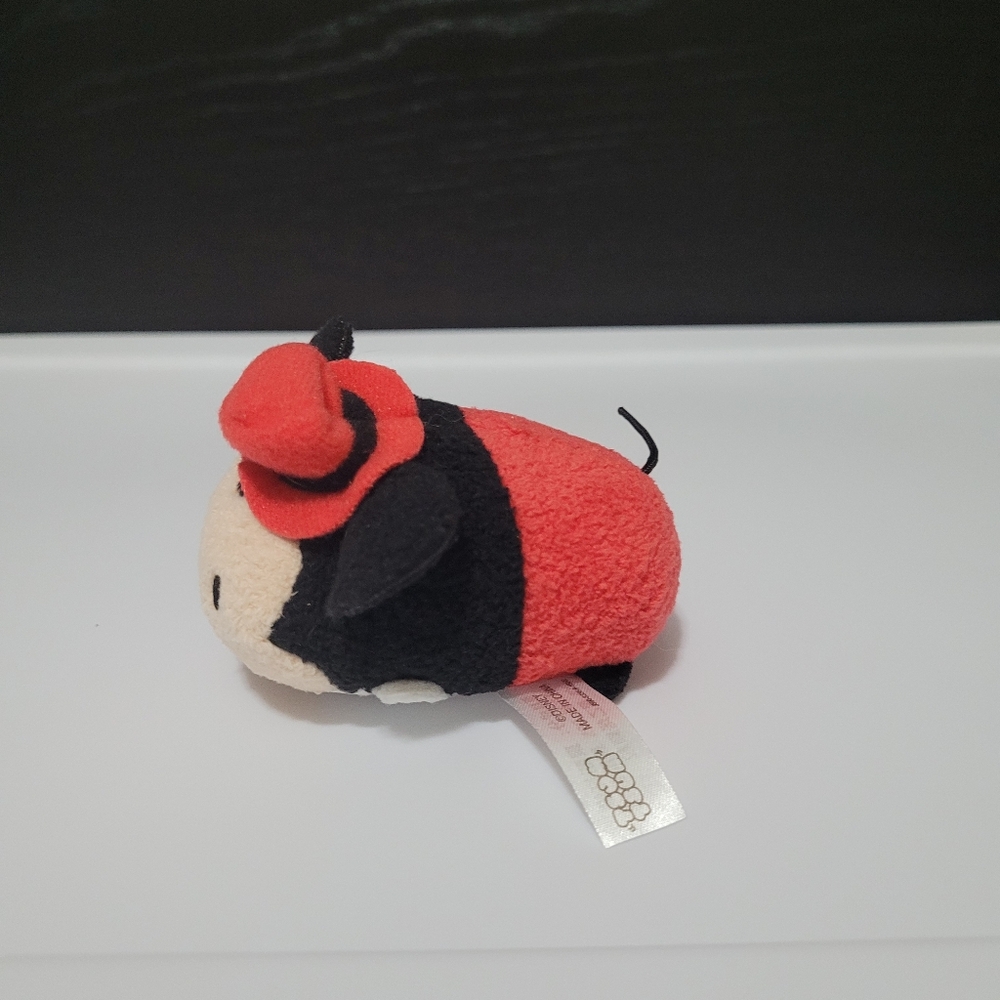 Uniqlo Disney Tsum Tsum Plush Mickey Mouse 3.5" Like NEW - Picture 2 of 3